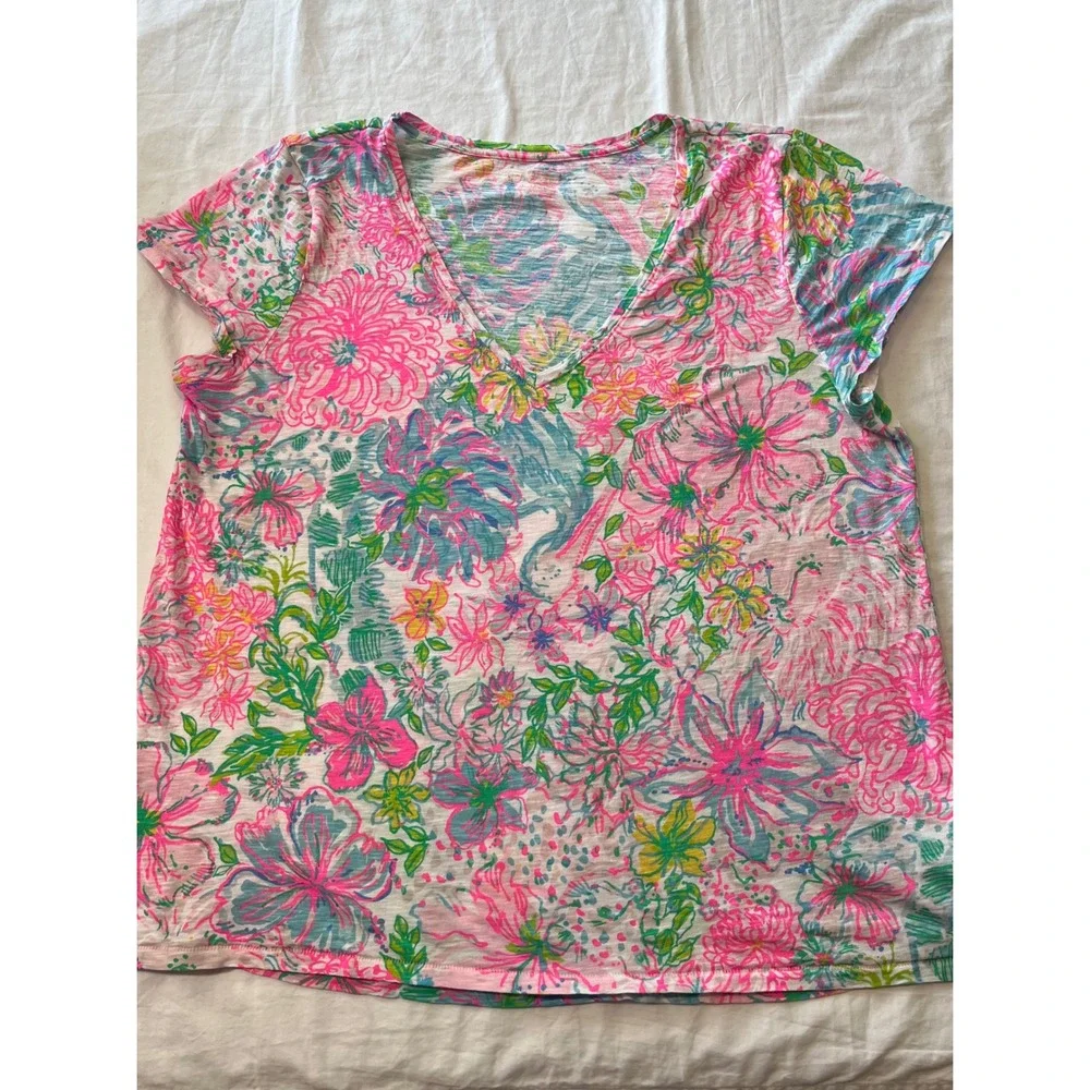 Lilly Pulitzer Womens Pink and Green Floral Short Sleeve Tee - Picture 1 of 8